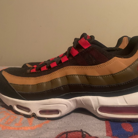 Air max size 10 good condition slightly worn - Picture 2 of 3